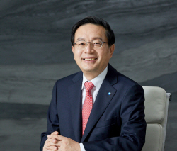 손태승 우리금융 회장, 지주사 면모 갖춘다…ESG·디지털·통합에 매진