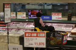 [윤석열 시대 개막] 유통업계, 규제 완화 기대 속 업종별 