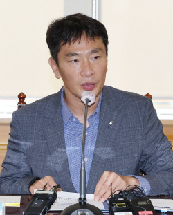 이복현 금감원장 "금융사 CEO 제재 세련되고 엄중하게 임하겠다"