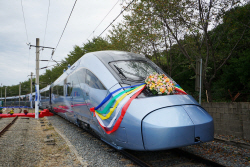 현대로템, 첫 320km/h 동력분산식 고속열차 생산 출고