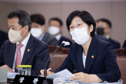 [2022 국감] 환경부 "식당 일회용 물티슈 사용금지 3년 유예 검토"