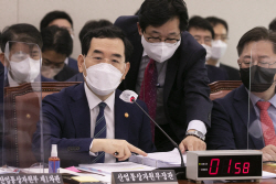 [2022 국감] 산업부 장관, 재생E 연구용역 착각…野 "해결 의지 없다"