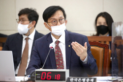 "물가 안정" 강조한 이창용 총재…12일 