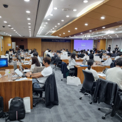 [현장+] 부장님도 신입사원도 ‘AI 원팀’…KT 사내 해커톤 대회 가보니