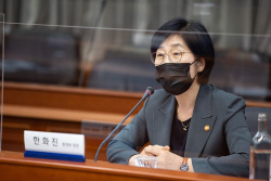 한화진 환경장관, 무공해차 보급 확대 위한 정책지원 약속