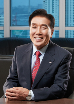 김지완 BNK금융 회장, 임기 5개월 앞두고 사임