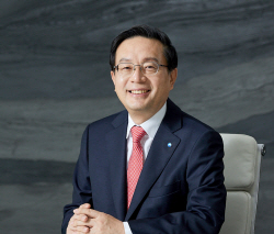 제재 결정 앞둔 손태승 회장...