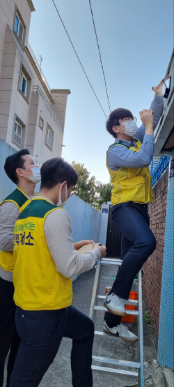 전력거래소, 취약계층 위한 태양광 가로등 설치