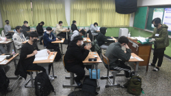 올해 수능 난이도는?…교사들 "국어, 작년보다 쉬워"