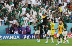 앙숙도 월드컵으로 친구?…사우디 ‘루사일의 기적’에 하나된 중동