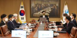 이창용 "한국 최종금리, 3.5% 수준에 이를 수도"