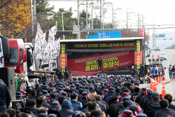화물연대 파업 이틀째…산업계 피해 본격화