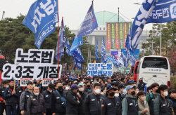 불금에 여의도 한강공원? 오후 내내 시위..."교통혼잡 예상, 지하철 이용해달라"