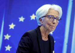 라가르드 ECB 총재 "인플레 아직 고점 아닌 듯”