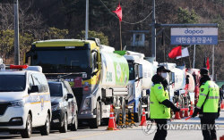 ‘업무개시명령’ 효과 속속···화물연대 파업 동력 잃나