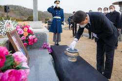 포스코그룹, 故박태준 명예회장 11주기 현충원 참배