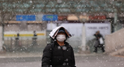 전국 곳곳 내일도 황사·미세먼지 낀 눈이 펑펑…겨울날씨 왜 이러나