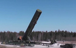 ‘핵 위협’ 러시아, "내년에도 ICBM 8차례 시험 발사 계획"