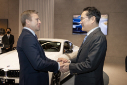 이재용, 韓 찾은 올리버 집세 BMW CEO 만났다