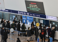 2023년 달력 벌써 넘겨볼 때...첫 공휴일 설날 연휴, KTX 등 기차표 예매 일정