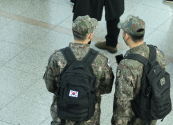 20대 군인, 계급 높은 女하사에 "마스크 벗으면 못생겼다" 생활관 뒷담화...결국 징역형
