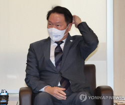 ‘종횡무진’ 최태원 "기업도 투자할 돈 없다…펀딩 활성화 필요"