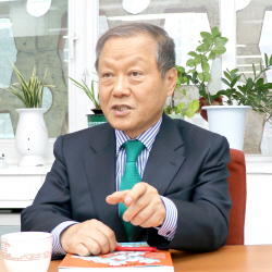 [기후환경단체 대표 릴레이 인터뷰] ① 최열 환경재단 이사장 "기후변화, 국가 안보에 전쟁보다 중요"