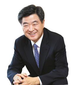 [신년사] 권오갑 HD현대그룹 회장, 계묘년 키워드…"기술·환경·조화"