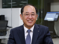 한용구 신한은행장 취임…"고객중심, 흔들림 없이 추구할 가치"