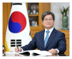 [신년사] 김명수 대법원장 "좋은 재판 실현…국민 신뢰·존중받는 사법부 되겠다"