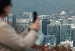 "기업들 금리인상 및 경제성장 둔화로 신용도 하향압력 확대"
