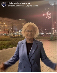 러시아·우크라이나 전쟁 말하면서 뒤로 폭죽 ‘펑펑’? 독일 국방부 장관 논란