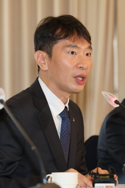 이복현 금감원장 "은행 금리 산정 꾸준히 모니터링"