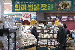 "경기 침체 속, 소매유통 체감 경기 하락… 