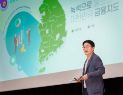 이석용 NH농협은행장, 취임 후 첫 행보로 신입행원 만나