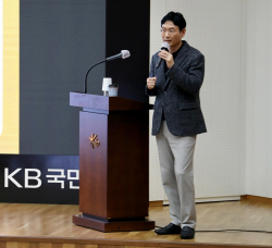 이창권 KB국민카드 사장 "위기를 전환점으로, 1등 카드사 도약"
