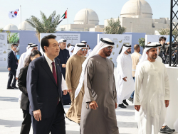 UAE 300억 달러 투자, ‘원조 비법’은 원전…윤 "기업들 업고 다니겠다"