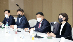 정부, 디스플레이 산업에 정책금융 9000억원 지원