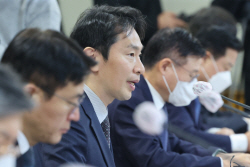이복현 입에 눈 쏠리는 금융권…은행장들 만나 "내부통제" 강조
