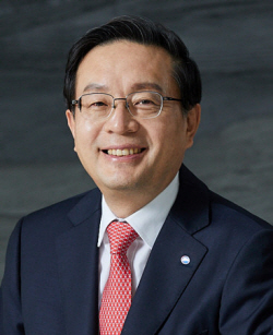 두 달 간 침묵 지킨 손태승 우리금융 회장...‘조직 안정’ 택했다