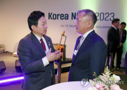다보스 찾은 정의선 "글로벌 기업인들과 깊은 대화···성과 있을 것"