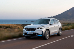 벤츠 vs BMW 전기차 경쟁 본격화…승자 누가 될까