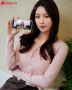 롯데홈쇼핑 가상인간 ‘루시’, 정식 쇼호스트로 데뷔
