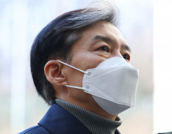 "죄질이 불량"...2년 선고한 1심에 조국 "무죄 부분 감사"