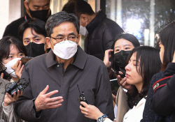 검찰은 징역 15년에 벌금 50억 때렸는데…곽상도 뇌물 1심 무죄
