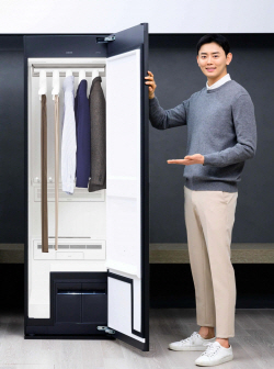 삼성 ‘비스포크 에어드레서’ 출시...최대 9벌까지 한 번에