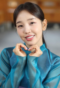 백아연, 손편지로 직접 결혼 발표 "2년 전 만난 고마운 사람"