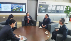 하윤수 교육감, 학교 용지에 이자 부과?.. 이한준 LH사장 면담