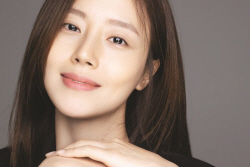 문채원 측 "도 지나친 루머로 정신적 피해, 법적 대응"