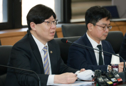 금융위 부위원장 "글로벌 금융시장 판도변화…해외 진출 기회"